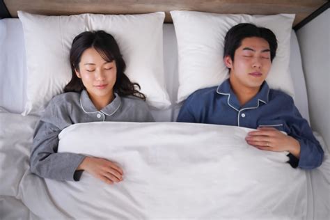 同じ ベッド で 寝る 付き合っ て ない|男女が同じ部屋に泊まるのはアリ？ナシ？男女の関係になる場合 .